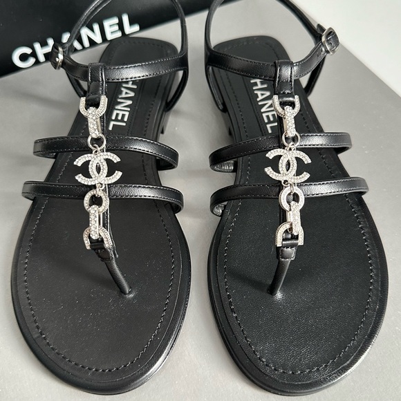 Chanel 2023 black leather thong sandals with crystals cc logo size 36 - Picture 9 of 13